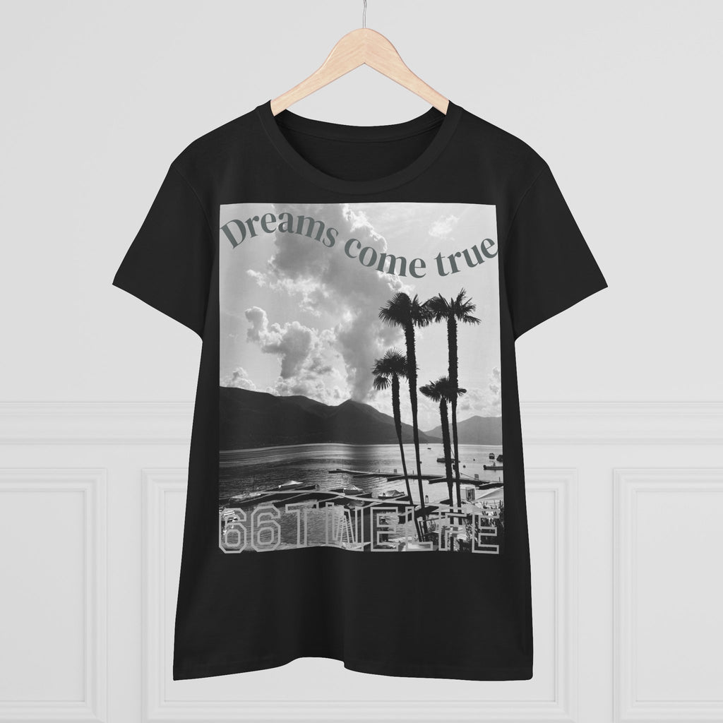 Women's Dreamy Graphic Tee, Casual Top, Beachy Vibe Shirt, Gift for Travelers, Summer Style, Relaxed Fashion