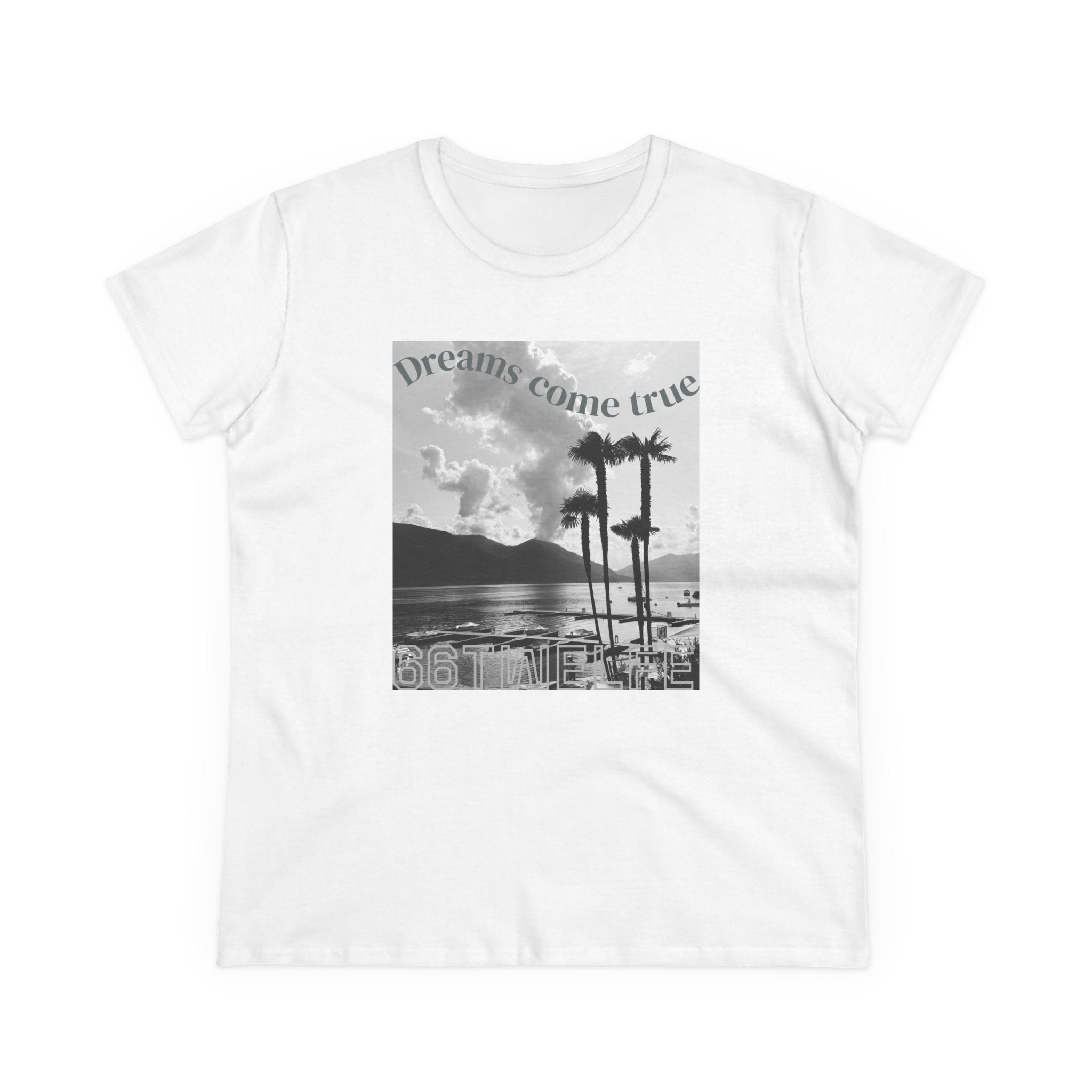 Women's Dreamy Graphic Tee, Casual Top, Beachy Vibe Shirt, Gift for Travelers, Summer Style, Relaxed Fashion
