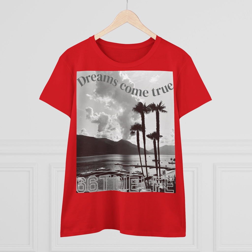 Women's Dreamy Graphic Tee, Casual Top, Beachy Vibe Shirt, Gift for Travelers, Summer Style, Relaxed Fashion