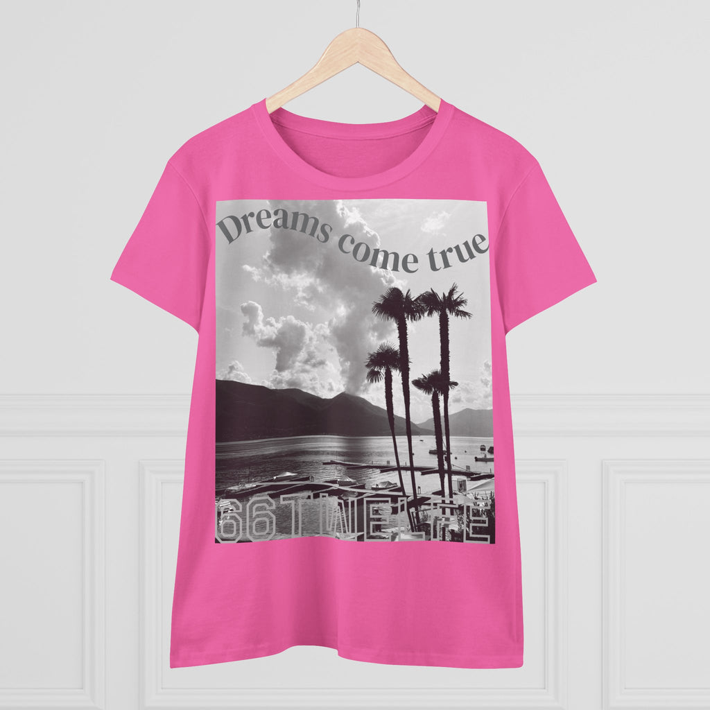 Women's Dreamy Graphic Tee, Casual Top, Beachy Vibe Shirt, Gift for Travelers, Summer Style, Relaxed Fashion