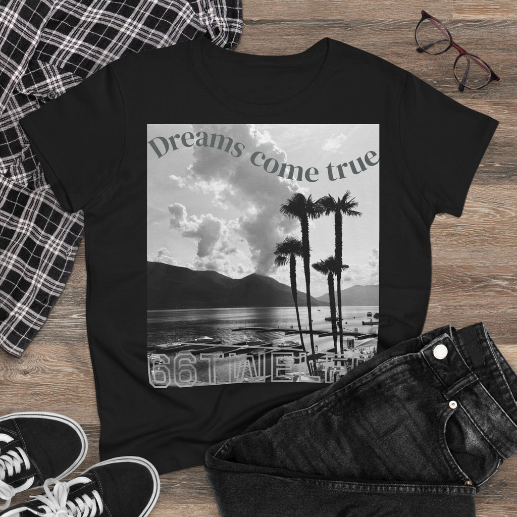 Women's Dreamy Graphic Tee, Casual Top, Beachy Vibe Shirt, Gift for Travelers, Summer Style, Relaxed Fashion