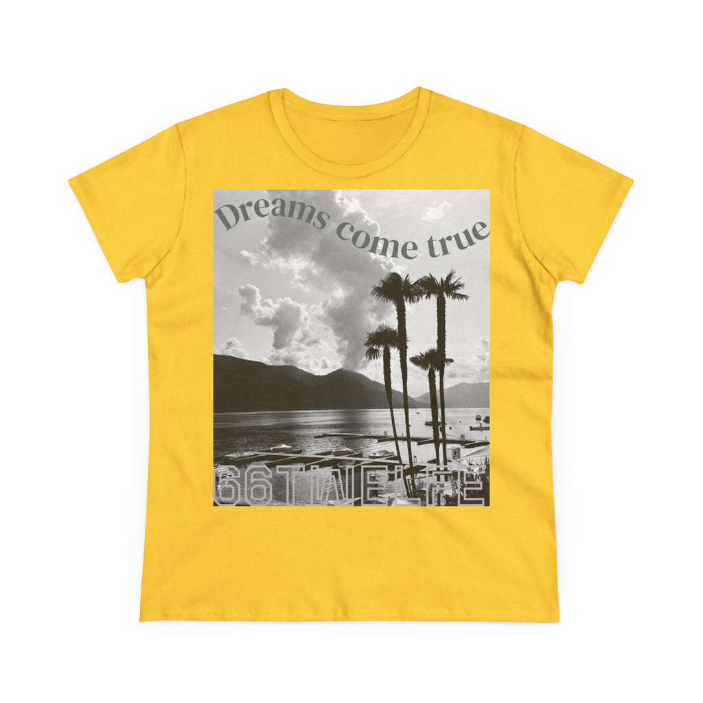 Women's Dreamy Graphic Tee, Casual Top, Beachy Vibe Shirt, Gift for Travelers, Summer Style, Relaxed Fashion