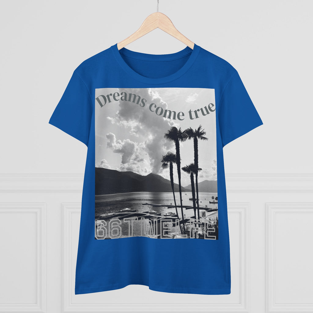 Women's Dreamy Graphic Tee, Casual Top, Beachy Vibe Shirt, Gift for Travelers, Summer Style, Relaxed Fashion