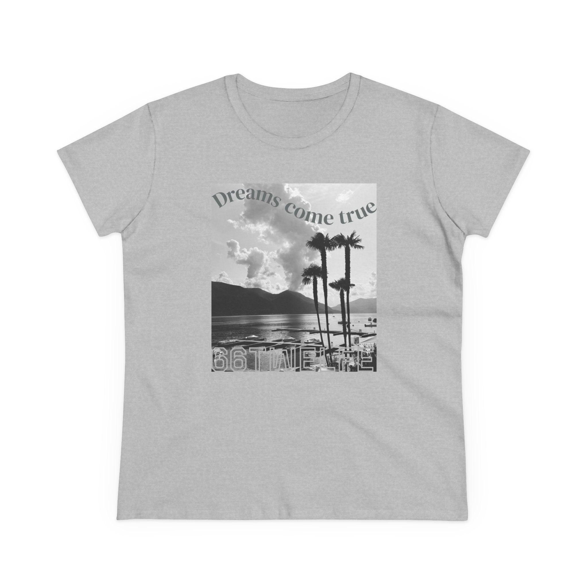 Women's Dreamy Graphic Tee, Casual Top, Beachy Vibe Shirt, Gift for Travelers, Summer Style, Relaxed Fashion